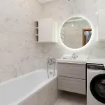 Stylish Family With Parking And 2 Balcony By Renters *
