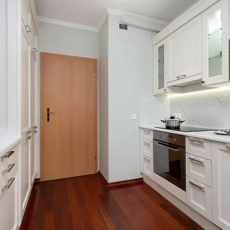 Stylish Family With Parking And 2 Balcony By Renters * غدينيا