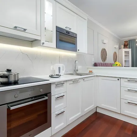 شقة Stylish Family With Parking And 2 Balcony By Renters *