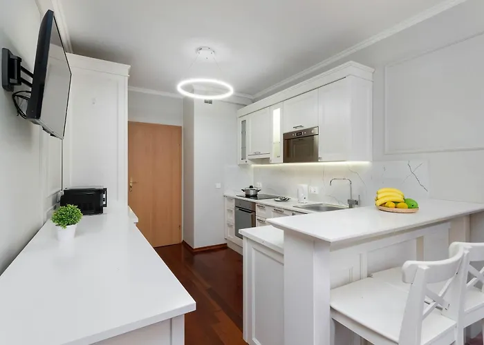 Stylish Family With Parking And 2 Balcony By Renters شقة *