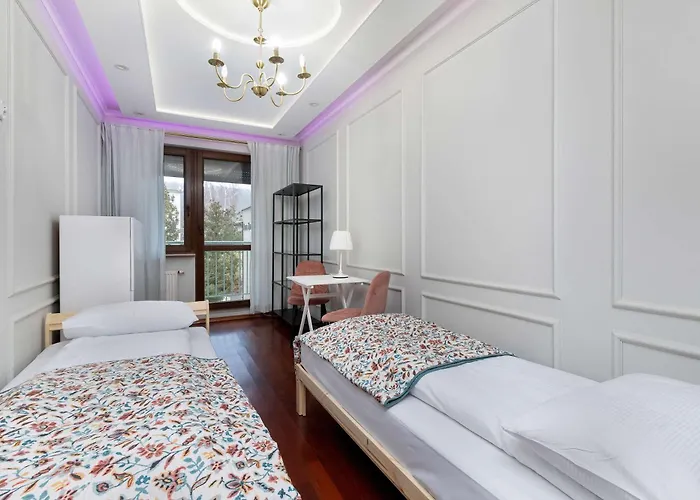 Stylish Family With Parking And 2 Balcony By Renters شقة