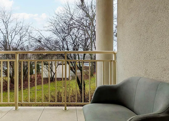 Stylish Family With Parking And 2 Balcony By Renters شقة *