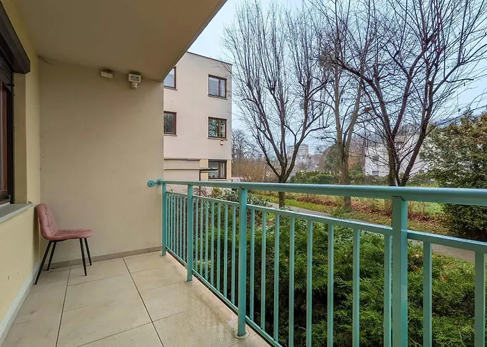 Stylish Family With Parking And 2 Balcony By Renters شقة غدينيا